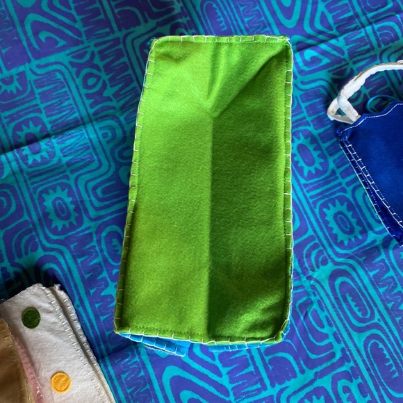 Groovy Holidays Lot of 2 Felt Gift Bags Brand New Tropical, Palm Tree, Beach - Picture 8 of 10